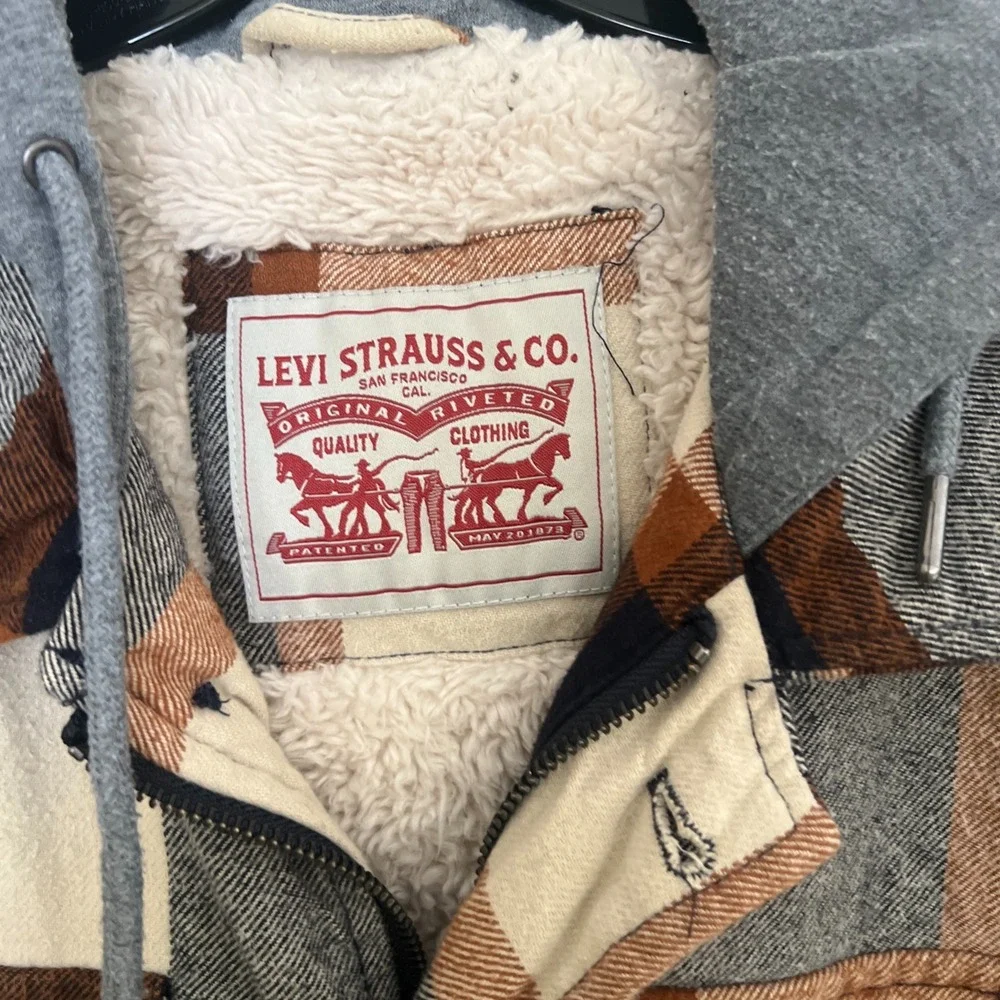Levi's Flannel Lined Jacket Men Size S Brown Gray Plaid Hooded Sherpa Coat